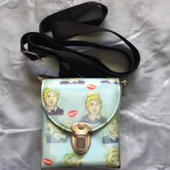 Tiny whimsical Frog Prince bag - Picture 1 of 6